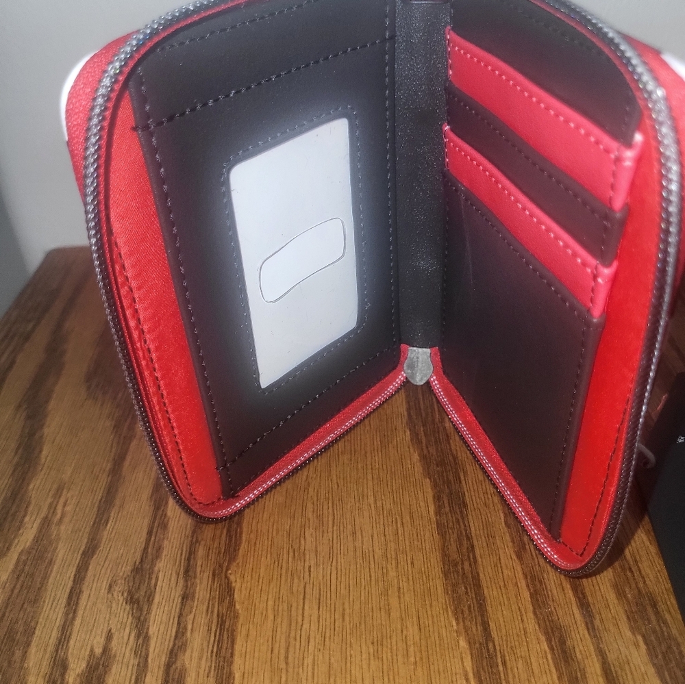 Loungefly Black and White Dumbo Wallet - Picture 8 of 8